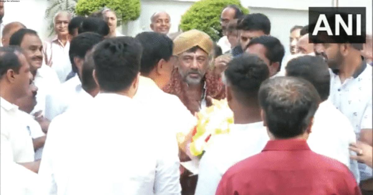 Karnataka: D K Shivakumar's supporters greet Congress leader on his birthday